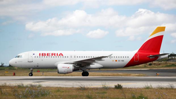 El personal de tierra de Iberia convoca cuatro días de huelga en Barcelona