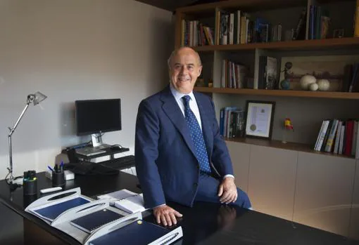 Santiago Aguirre, presidente del consejo de administración de Savills Aguirre Newman, en la nueva sede en La Castellana