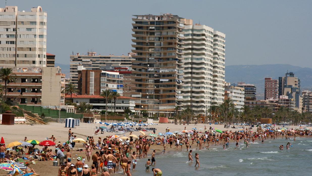 Playa de San Juan, en Alicante, una de las provincias prefereidas por el consumidor español para comprar vivienda vacacional