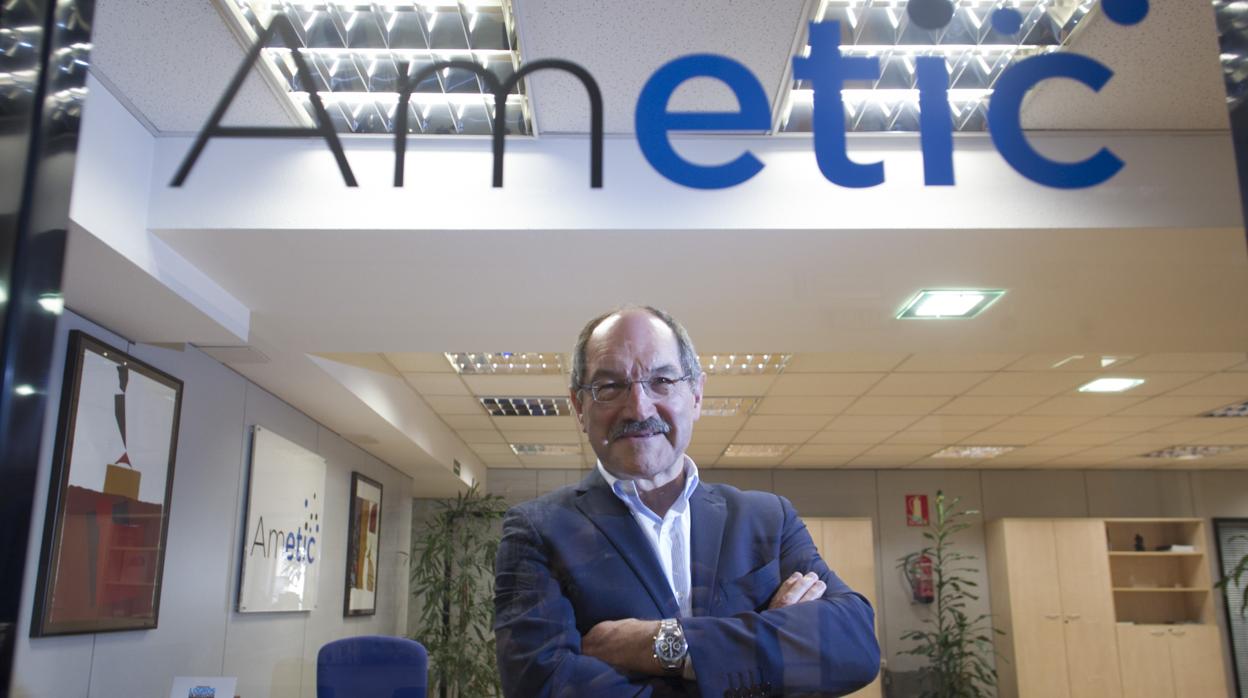 Pedro Mier, presidente de la patronal de las tecnológicas, en la sede de Ametic