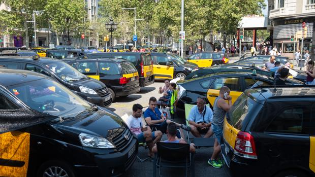 Pimec afirma que las ventas han descendido un 30% en Barcelona durante la huelga de taxis