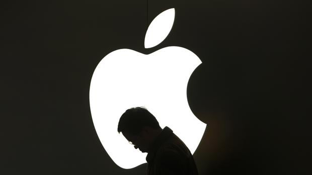 Apple se acerca al billón de dólares de valoración bursátil y otras cuatro noticias económicas del día