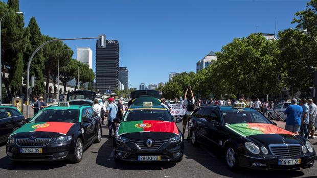 Los taxistas portugueses convocan una gran movilización el 11 de septiembre frente al Parlamento