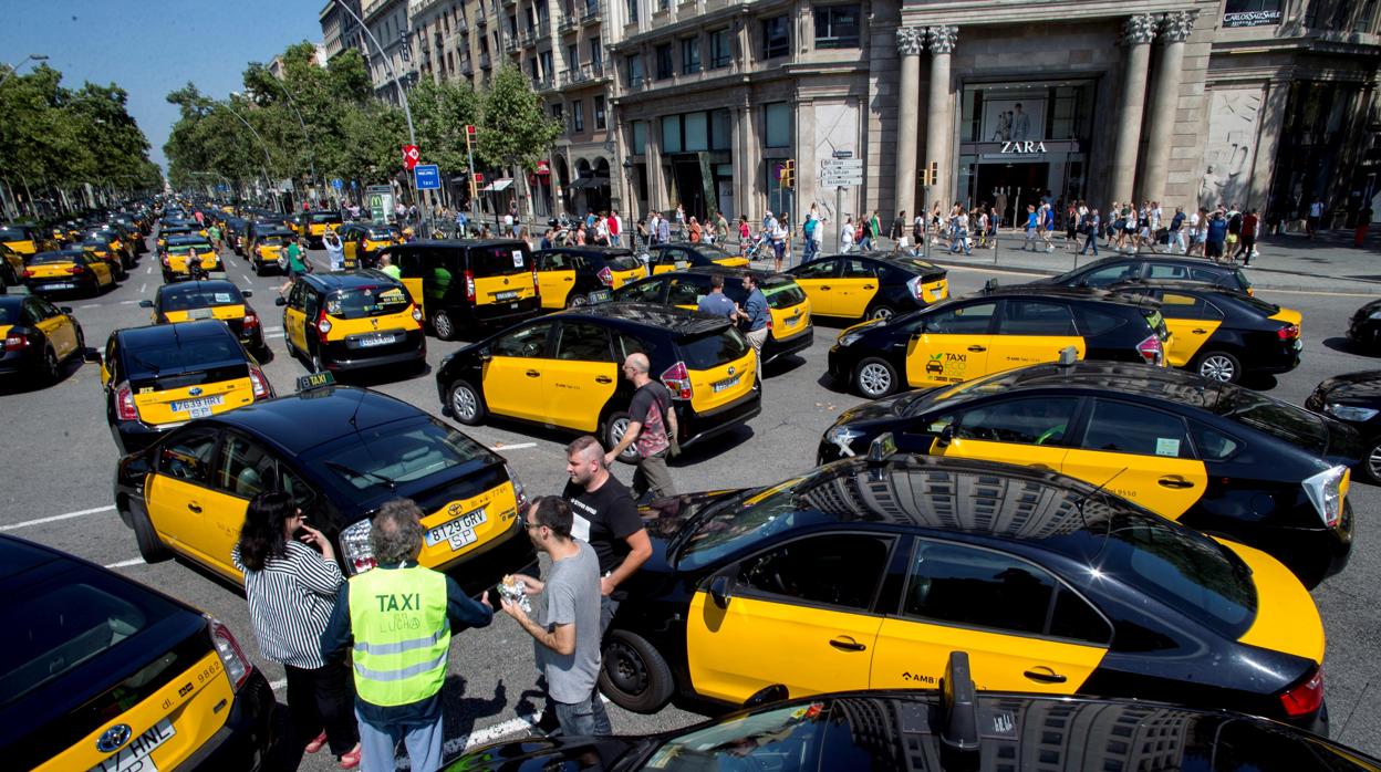 Concentración de taxistas este verano en Barcelona