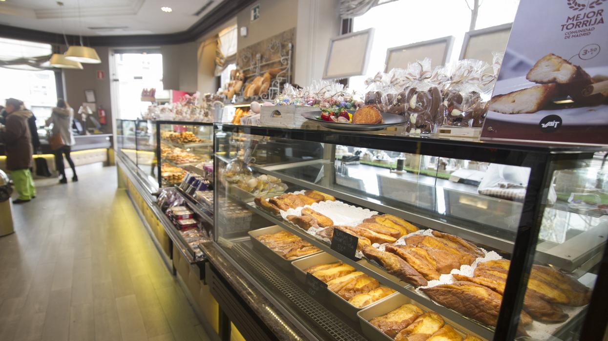 Imagen de archivo de una cafetería-pastelería en la ciudad de Madrid