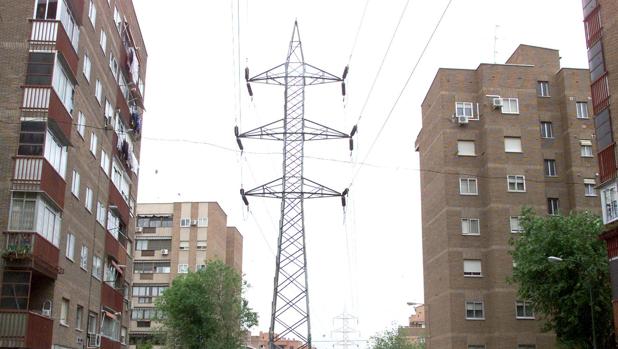 El calor, la falta de viento y el encarecimiento del gas disparan el precio de la luz