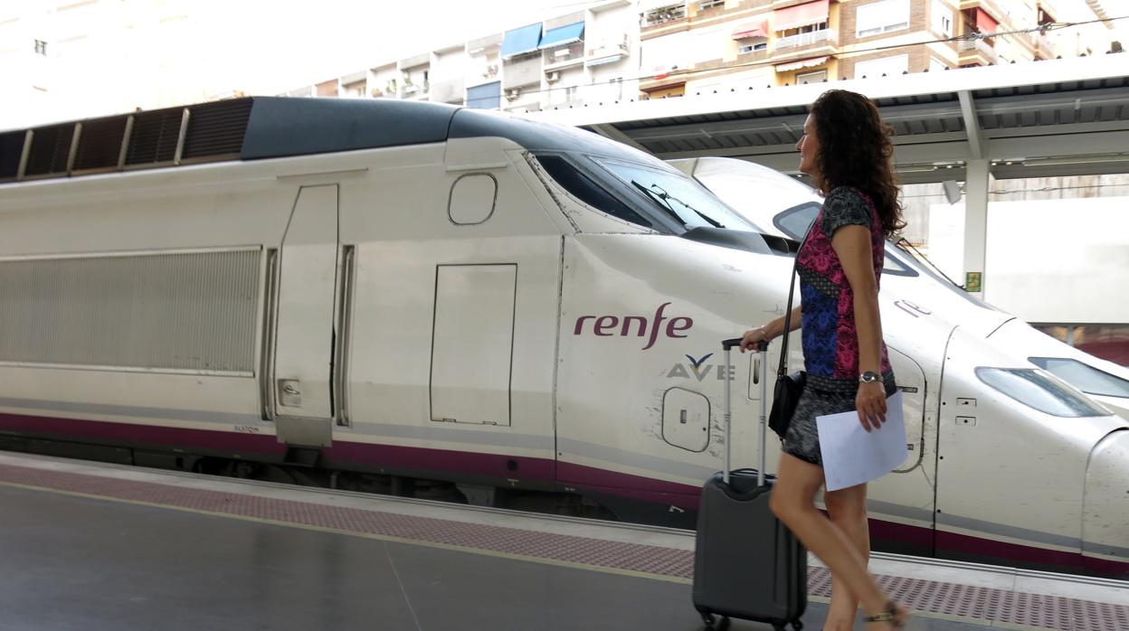 Renfe estudia impugnar la llegada del AVE privado a España