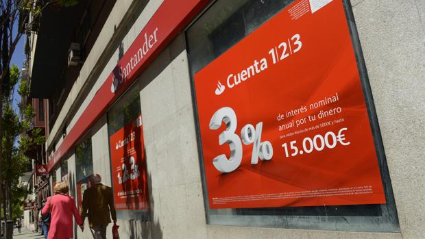 El Banco Santander abrirá desde mañana 500 oficinas por la tarde