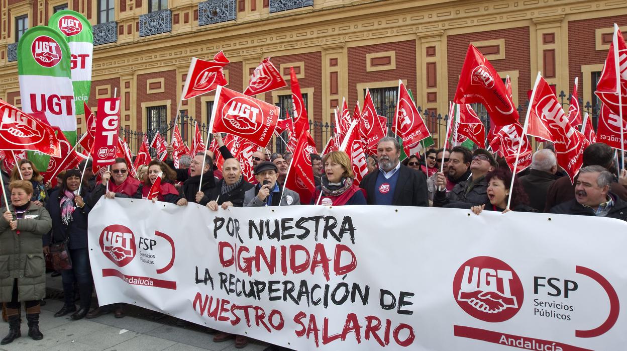 Manifestación de UGT por el empleo público en Sevilla