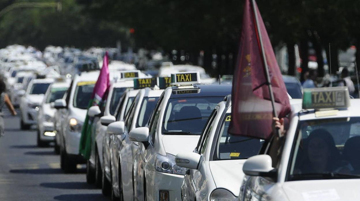 Los taxistas denunciarán ante Competencia el gratis total de mañana de las VTC