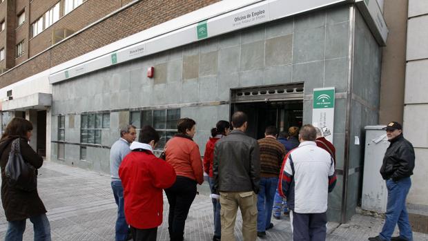 Casi uno de cada tres ocupados (31,8%) no ha cambiado de domicilio desde su nacimiento