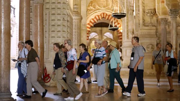 La llegada de turistas extranjeros se estanca hasta agosto aunque el gasto sube un 2,8%