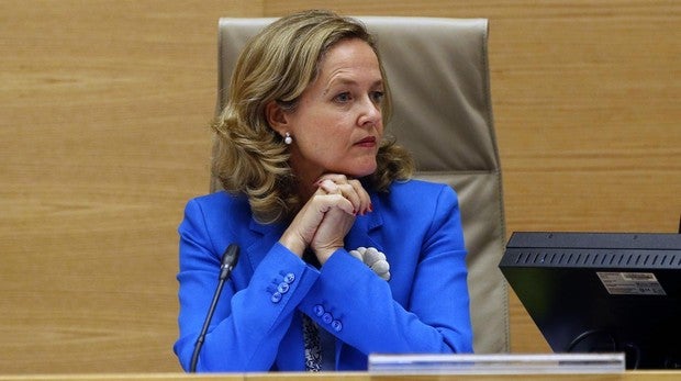 Sánchez tirará de «decretazo» para subir los impuestos que financien su agenda social