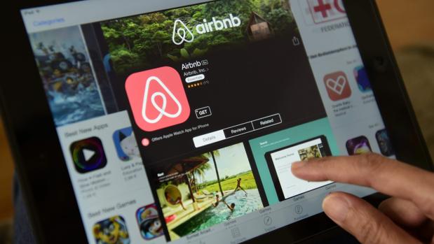 Un juzgado mercantil admite una demanda contra Airbnb de anfitriones multados