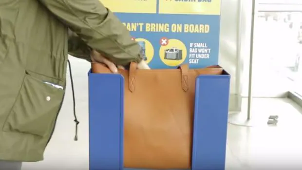 Esta es la nueva política de equipaje de mano de Ryanair que tiene los usuarios