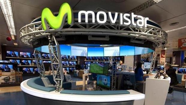 Movistar gana casi 36.000 líneas de fibra y 91.650 de móvil en plena guerra del fútbol