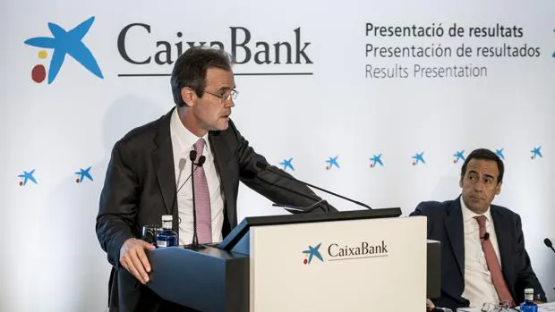Caixabank planea cerrar más de 800 oficinas hasta 2021 para centrarse en el canal online