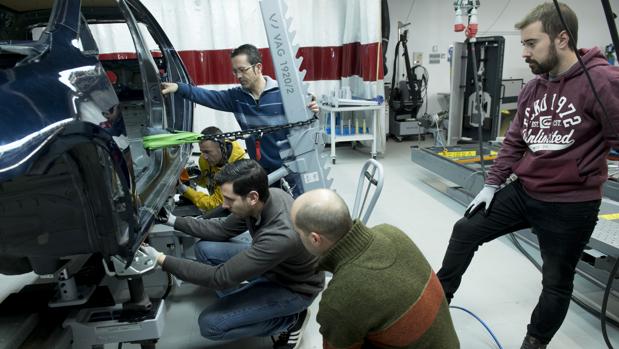 Volkswagen invierte 10,5 millones en formación en España y ofrecerá 1.500 empleos en concesionarios