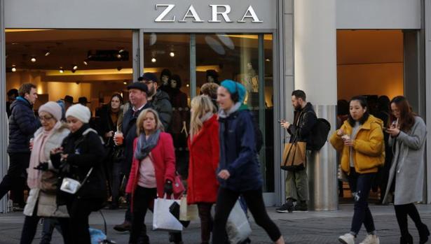 Inditex cae más del 5% en Bolsa después de que Credit Suisse haya recortado el precio objetivo de sus acciones