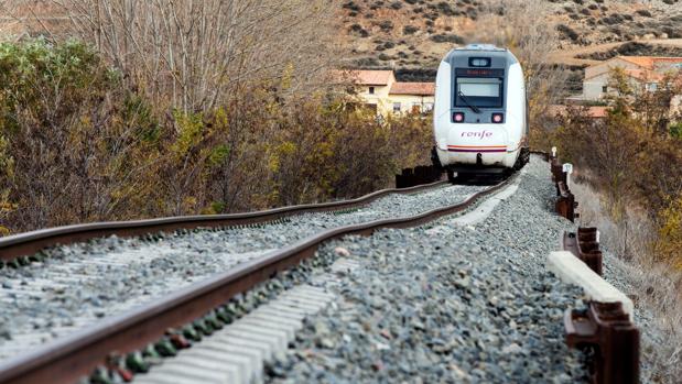 Conoce las peores líneas de tren de España y otras cuatro noticias económicas