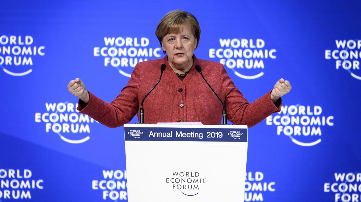 Angela Merkel ha defendido una vez más el libre comercio en Davos