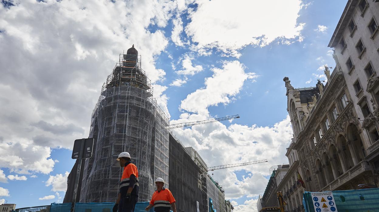Obras en la plaza de Canalejas, en Madrid