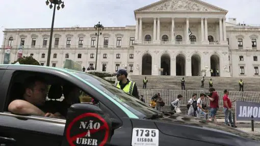 La relación taxi-VTC en el mundo: de la restrictiva Italia a la flexibilidad de México y Portugal
