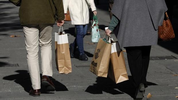 Las ventas del comercio suben el 0,8% y encadenan cinco años al alza