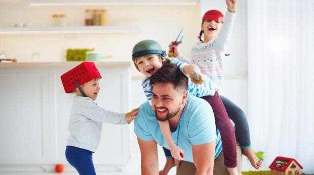 El PP quiere que las familias con dos hijos sean numerosas, ¿con qué ayudas cuentan estos hogares?