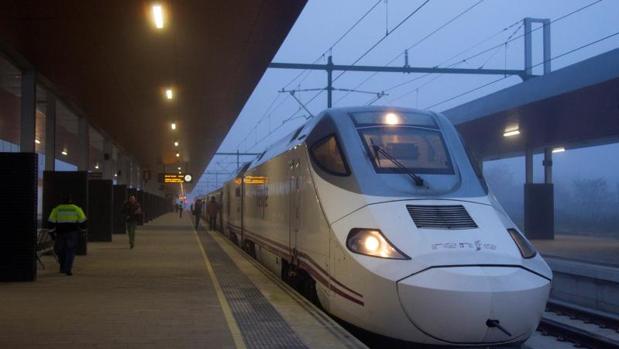 Los viajes en trenes de Renfe ascendieron a 507 millones en 2018 y marcaron máximos desde 2008