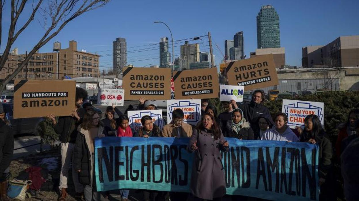 Protestas de activistas contra la construcción de la sede de Amazon