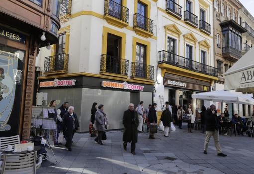 Establecimiento sevillano de Dunkin Coffee, que en España opera el grupo andaluz NRSur