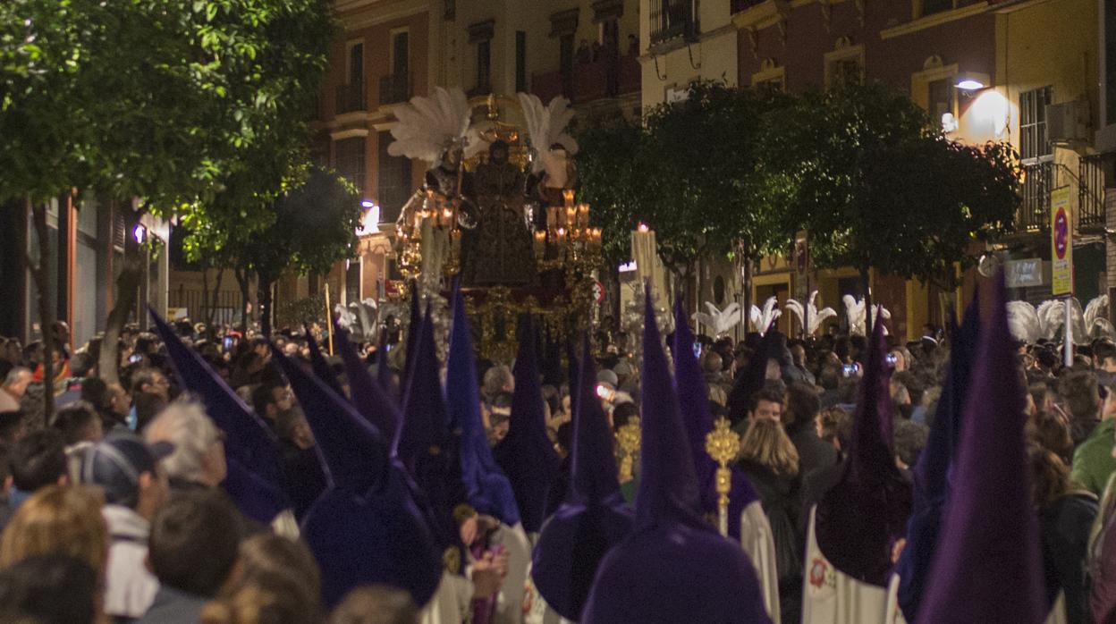 Estación de penitencia de la Macarena en la Madrugada del Viernes Santo de 2018