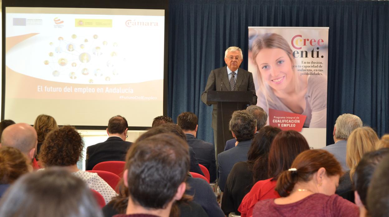 Francisco Herrero, presidente de la Cámara dle Comercio de Sevilla, en las jornadas sobre el futuro del empleo en Andalucía