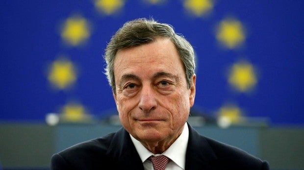 Draghi dice en Italia que salir de la UE o del euro no da mayor soberanía