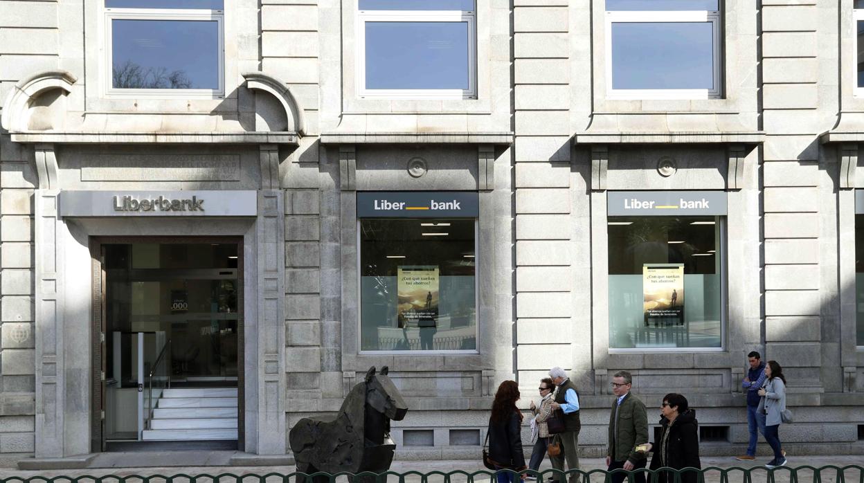 Las negociaciones entre Unicaja y Liberbank no comenzarán hasta mediados de mes