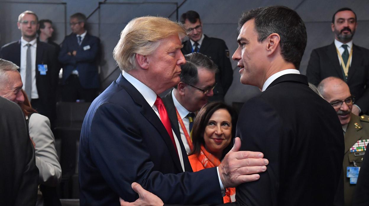 Donald Trump, presidente de EE.UU., junto a Pedro Sánchez, presidente del Gobierno de España