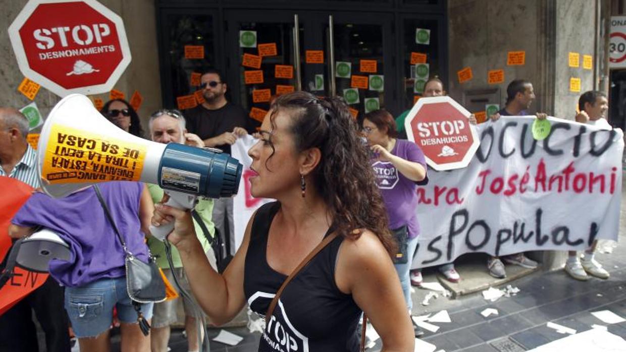 Protesta de la PAH contra las hipotecas multidivisa