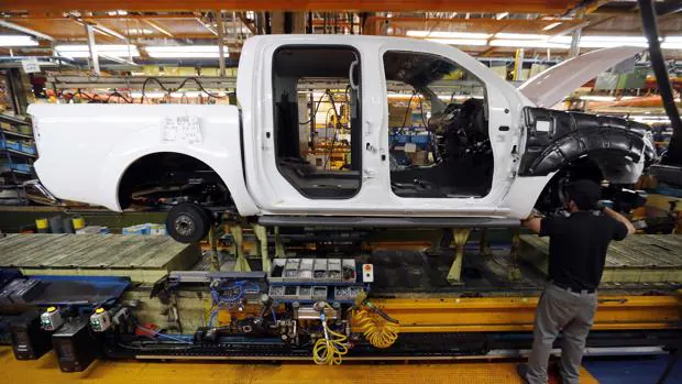 Nissan prepara 500 despidos en su planta de Barcelona  y otras cuatro noticias económicas