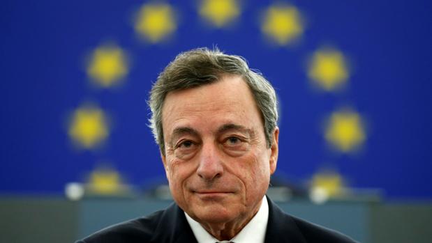 Draghi reconoce el débil crecimiento y garantiza que la política monetaria seguirá siendo expansiva