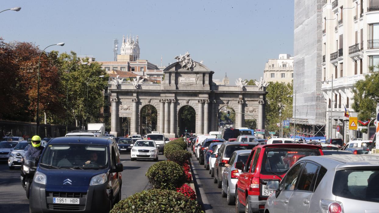 Una imagan de la famosa Puerta de Alcalá de Madrid