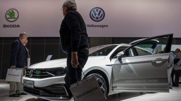 Los accionistas de Volkswagen, contra el coche eléctrico