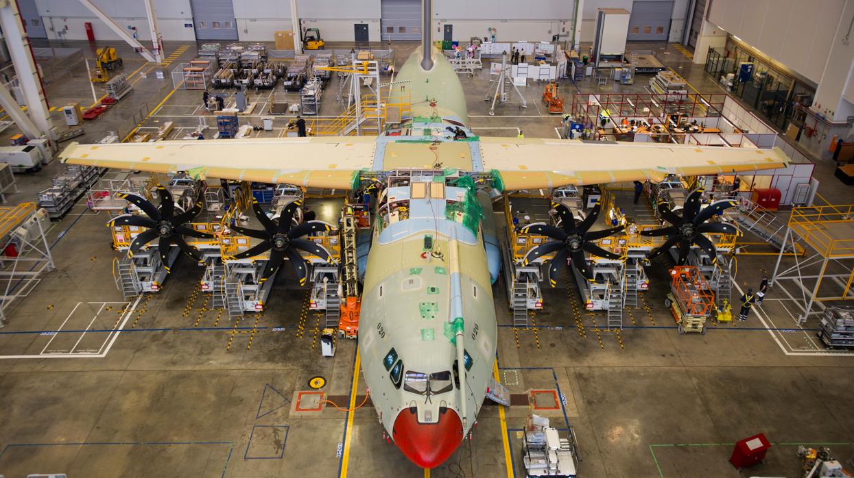 Lína de montaje del avión militar A-440M en la fábrica de Airbus DS en Sevilla