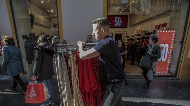 La venta de ropa cae un 2,2% 2018 tras años de crecimiento