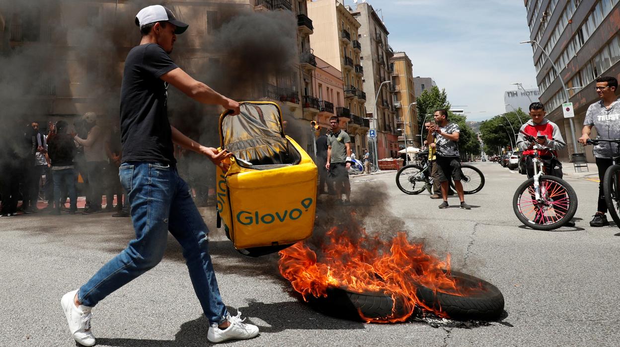 Protestas en Barcelona tras el fallecimiento de un «rider» de Glovo