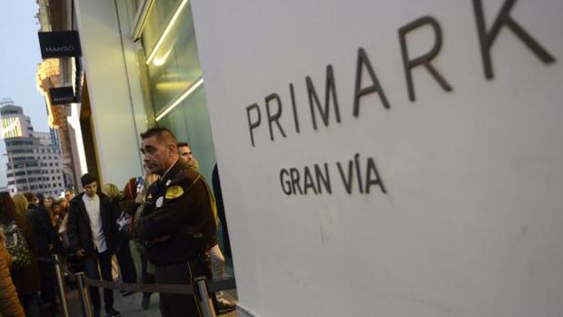 Huelga indefinida en la plataforma logística que da servicio a todas las tiendas de Primark en España