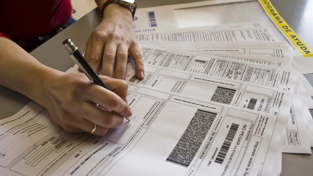Si aceptas el borrador de la declaración de la Renta sin revisar puedes perder 300 euros