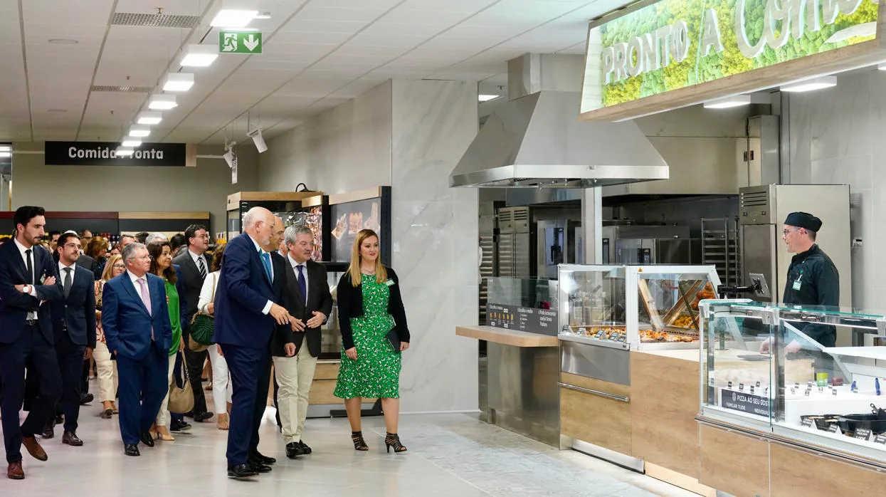 Juan Roig, presidente de Mercadona, en la inauguración del primer supermercado de la marca en Portugal