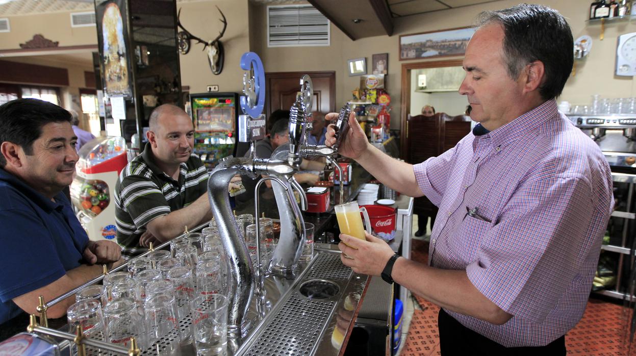 El 67% de la cerveza consumida en 2018 se hizo en un bar o restaurante