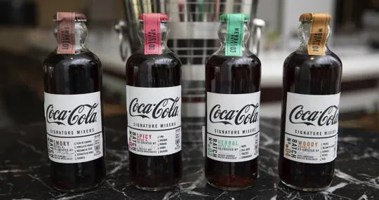 Las bebidas de Coca-Cola para combinar con destilados oscuros han sido creadas por mixólogos con más de 20 aromas naturales